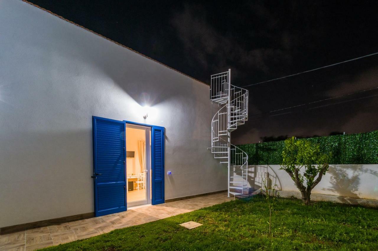 Stabile Hospitality Bed & Breakfast ตราปานี ภายนอก รูปภาพ