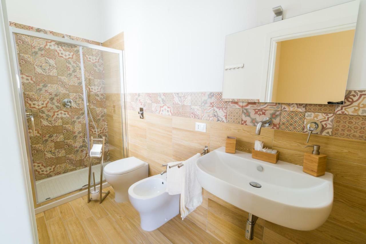 Stabile Hospitality Bed & Breakfast ตราปานี ภายนอก รูปภาพ