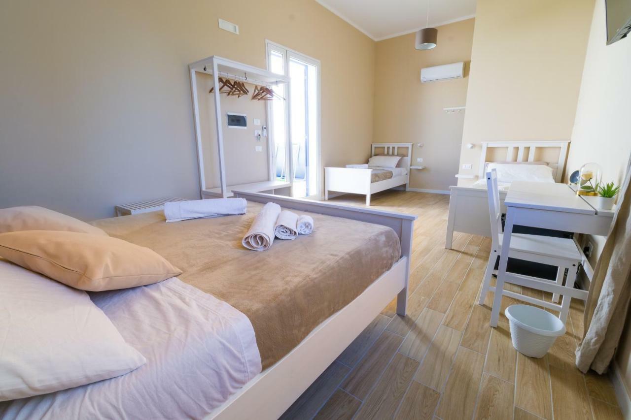 Stabile Hospitality Bed & Breakfast ตราปานี ภายนอก รูปภาพ
