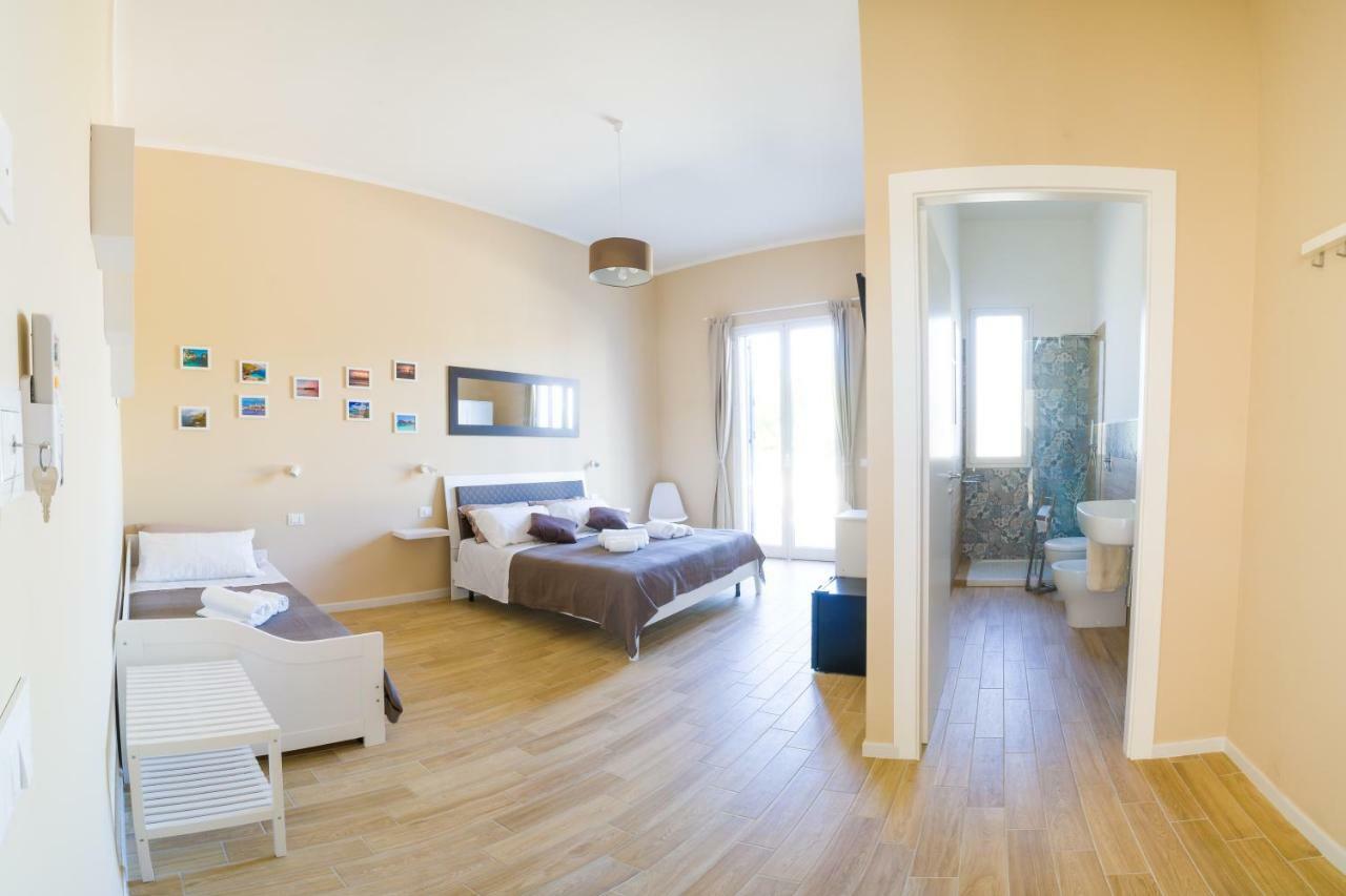 Stabile Hospitality Bed & Breakfast ตราปานี ภายนอก รูปภาพ