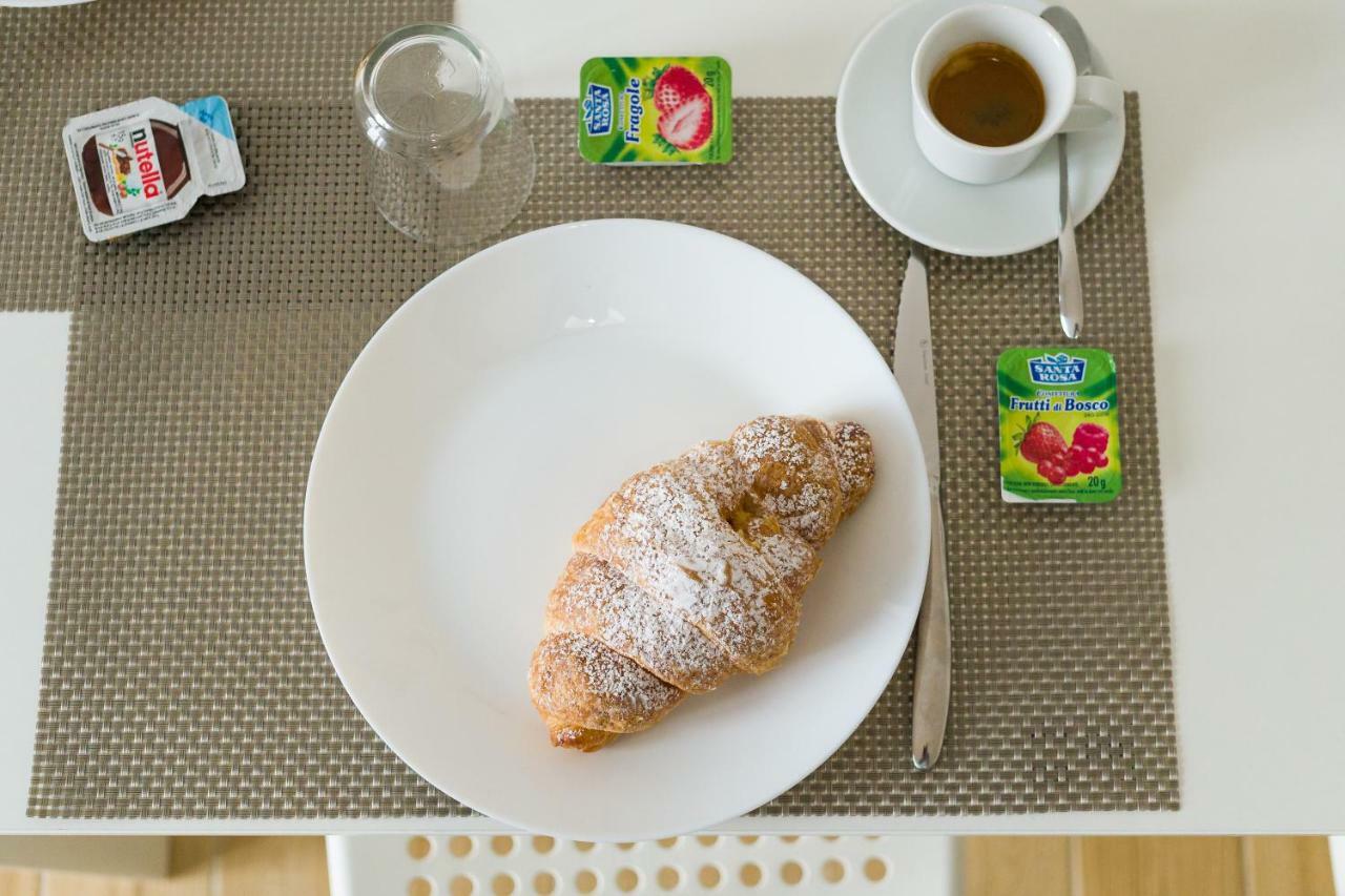 Stabile Hospitality Bed & Breakfast ตราปานี ภายนอก รูปภาพ